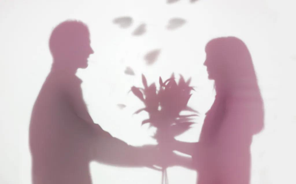 河岸邊，水云處，一生摯愛(ài)，城熟可期！