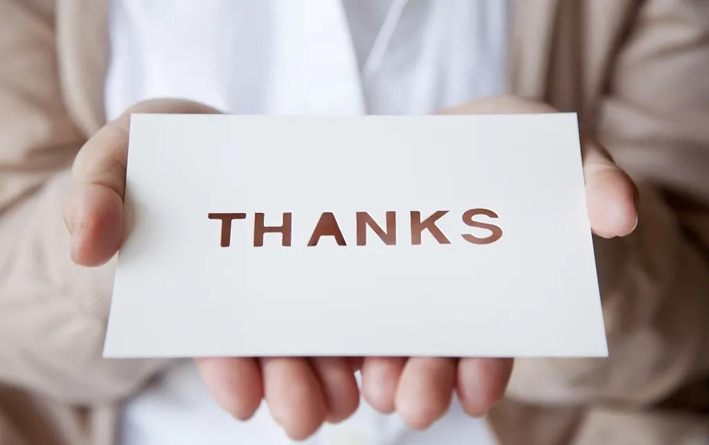 紙墨有聲，裁寄師恩丨開(kāi)學(xué)季，親手將這份禮物送給老師吧！